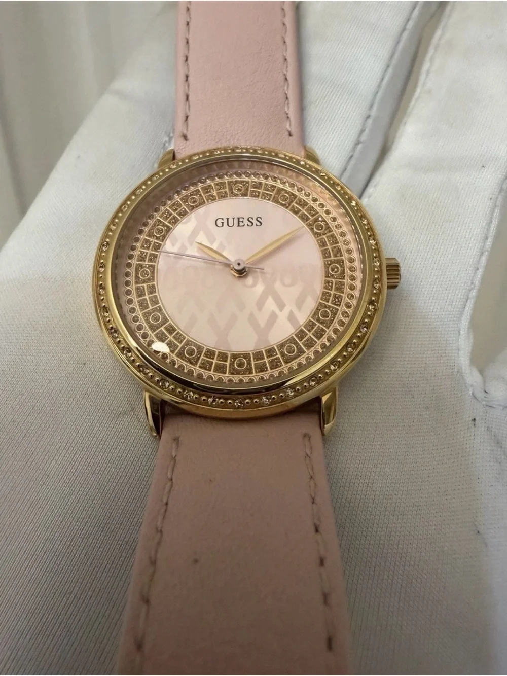 Guess Sparkling Pink Breast Cancer Awareness Ladies Watch 36mm W0032L7
